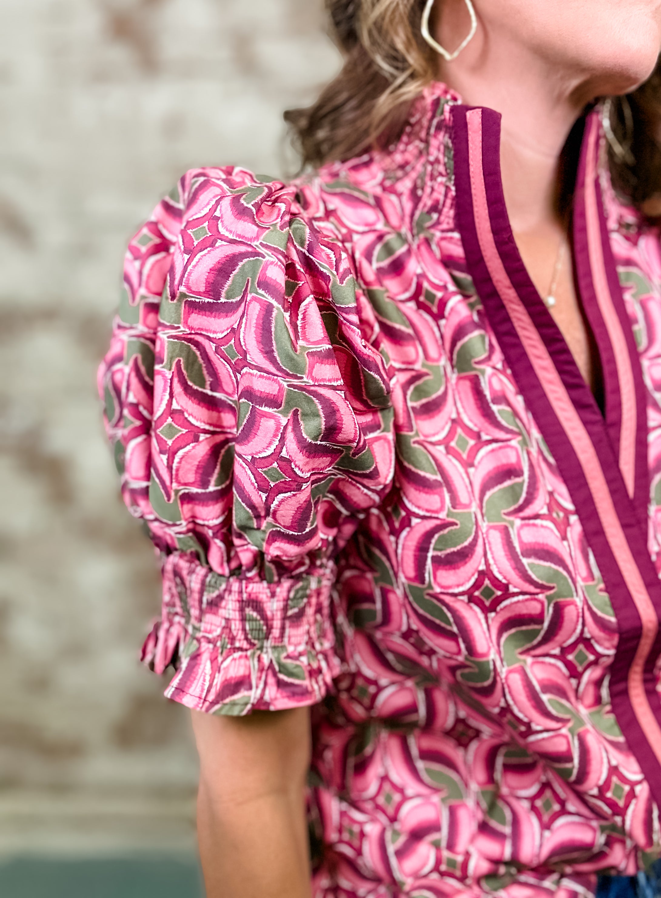Charla Abstract Top