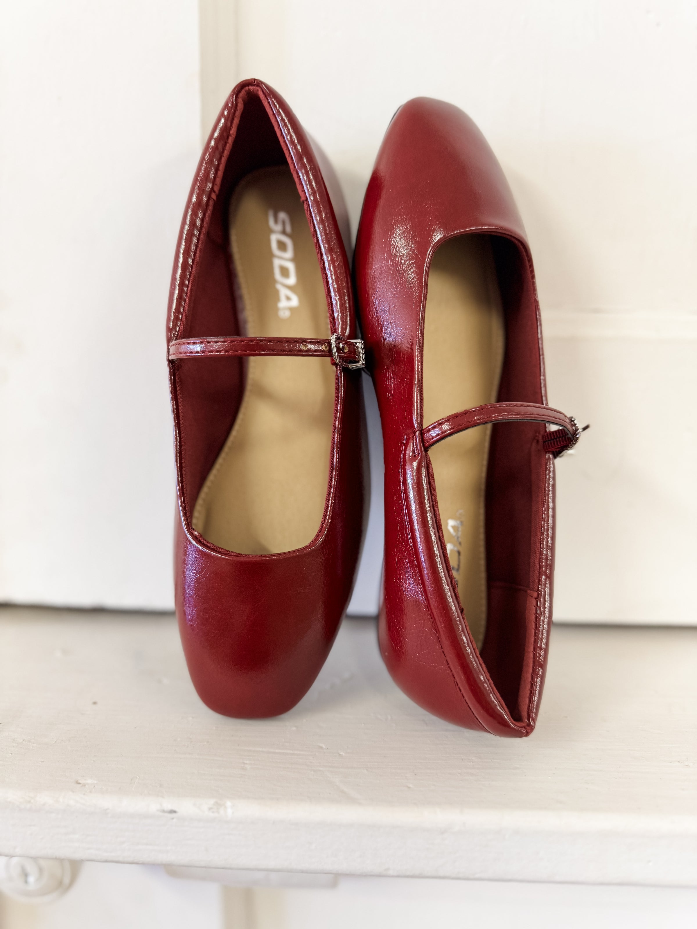 Kiana Burgundy Flats