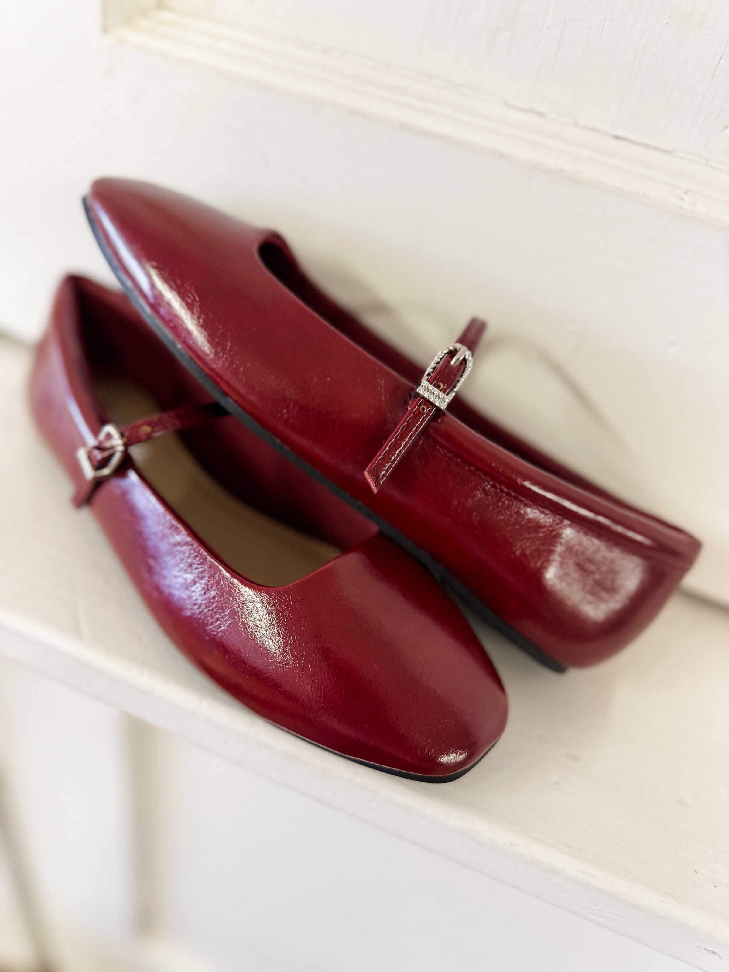 Kiana Burgundy Flats
