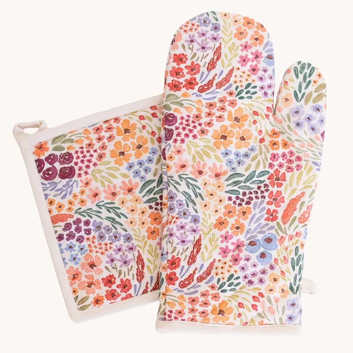 Countryside Blooms Oven Mitt + Pot Holder Set