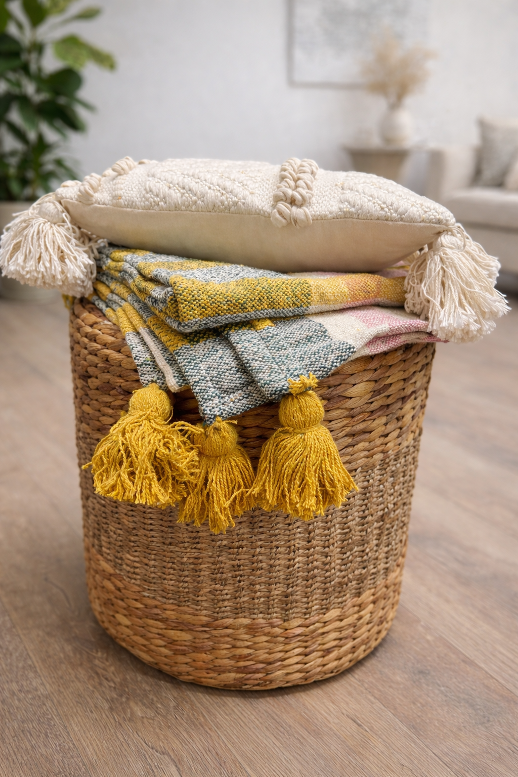 Plaid Jacquard Throw with Tassels