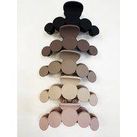 Matte Curvy Hair Claw