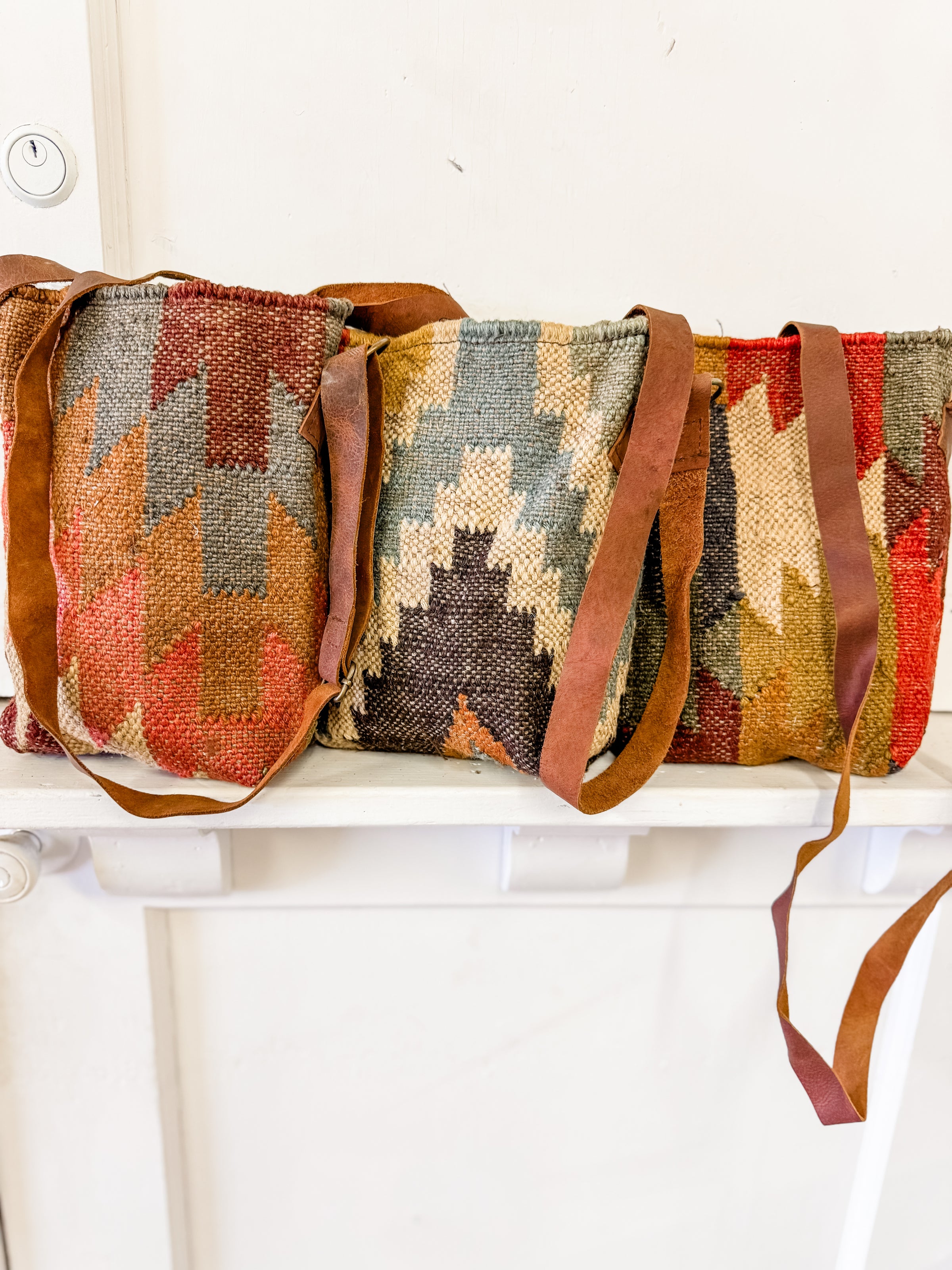 Benet Medium Crossbody