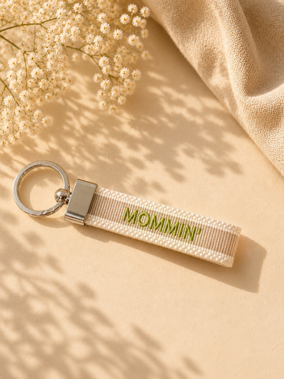 Mommin' Keychain Loop