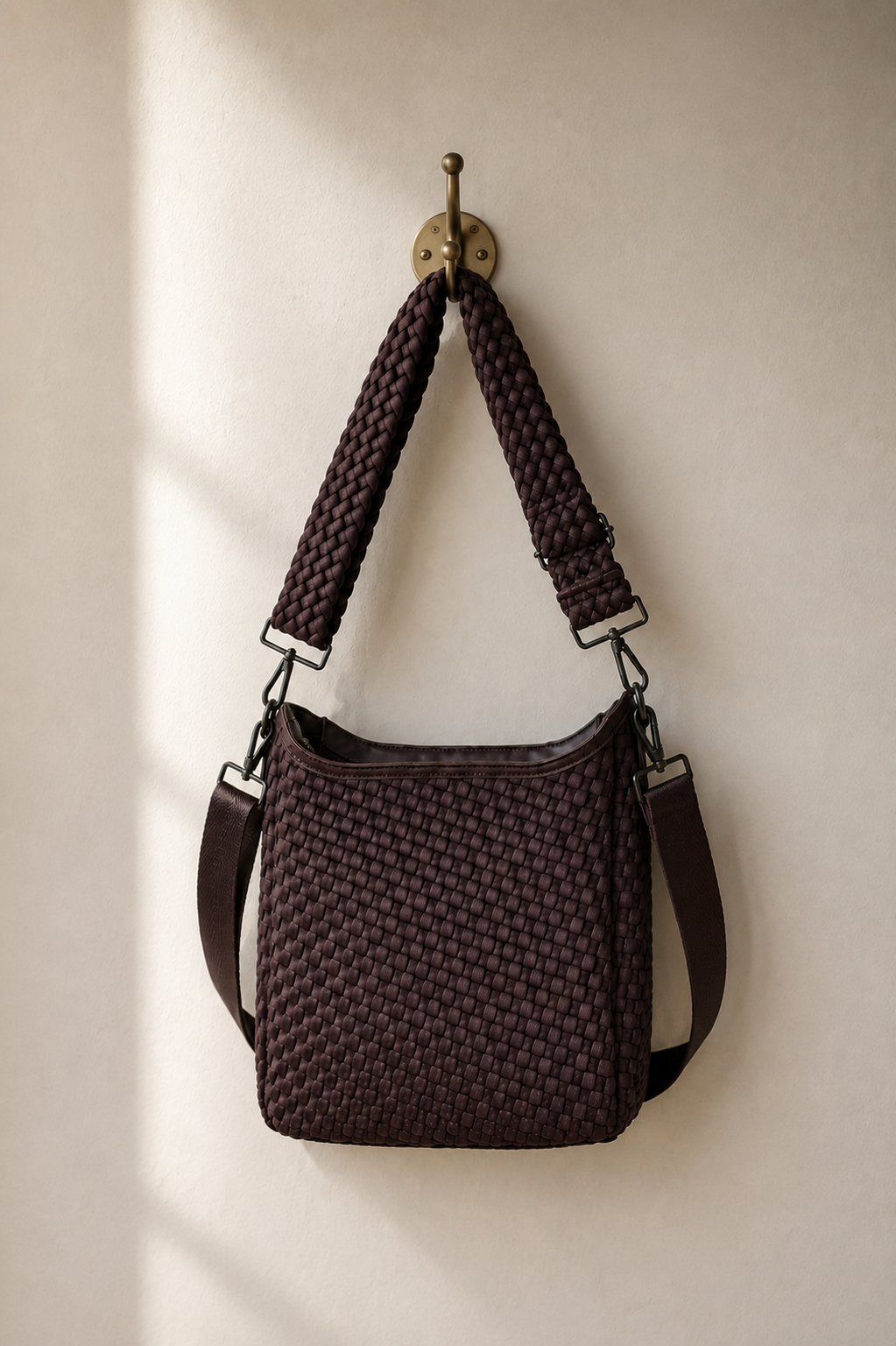 Kenner Neoprene Crossbody