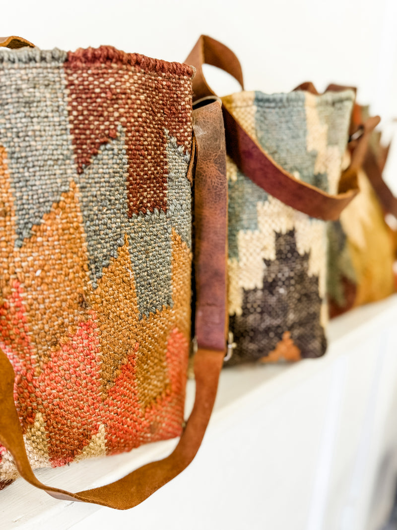 Benet Medium Crossbody