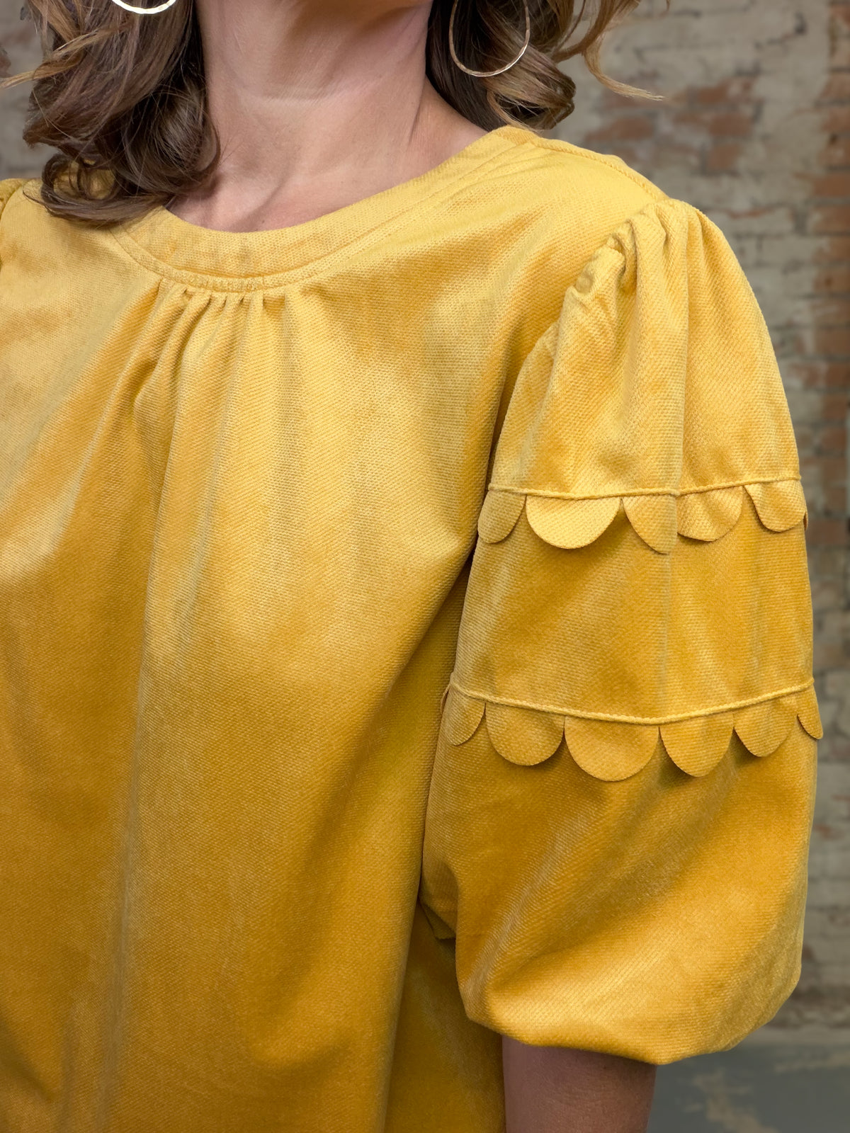 Myrtle Scallop Detail Top