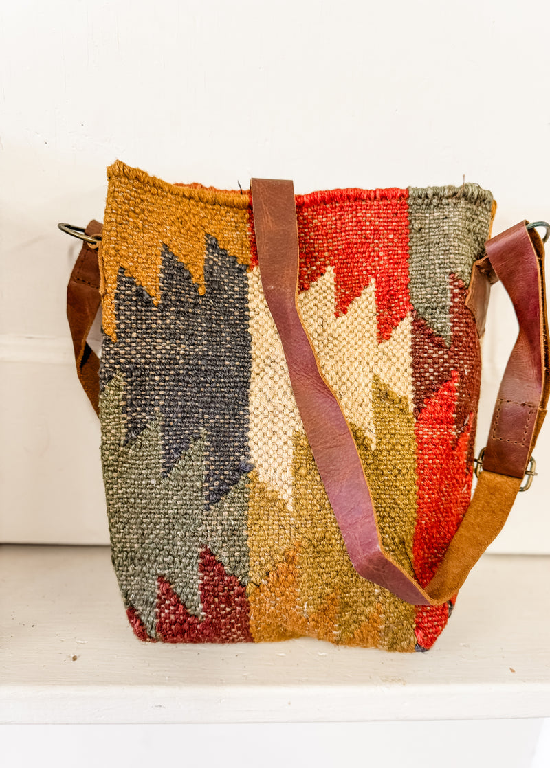 Benet Medium Crossbody