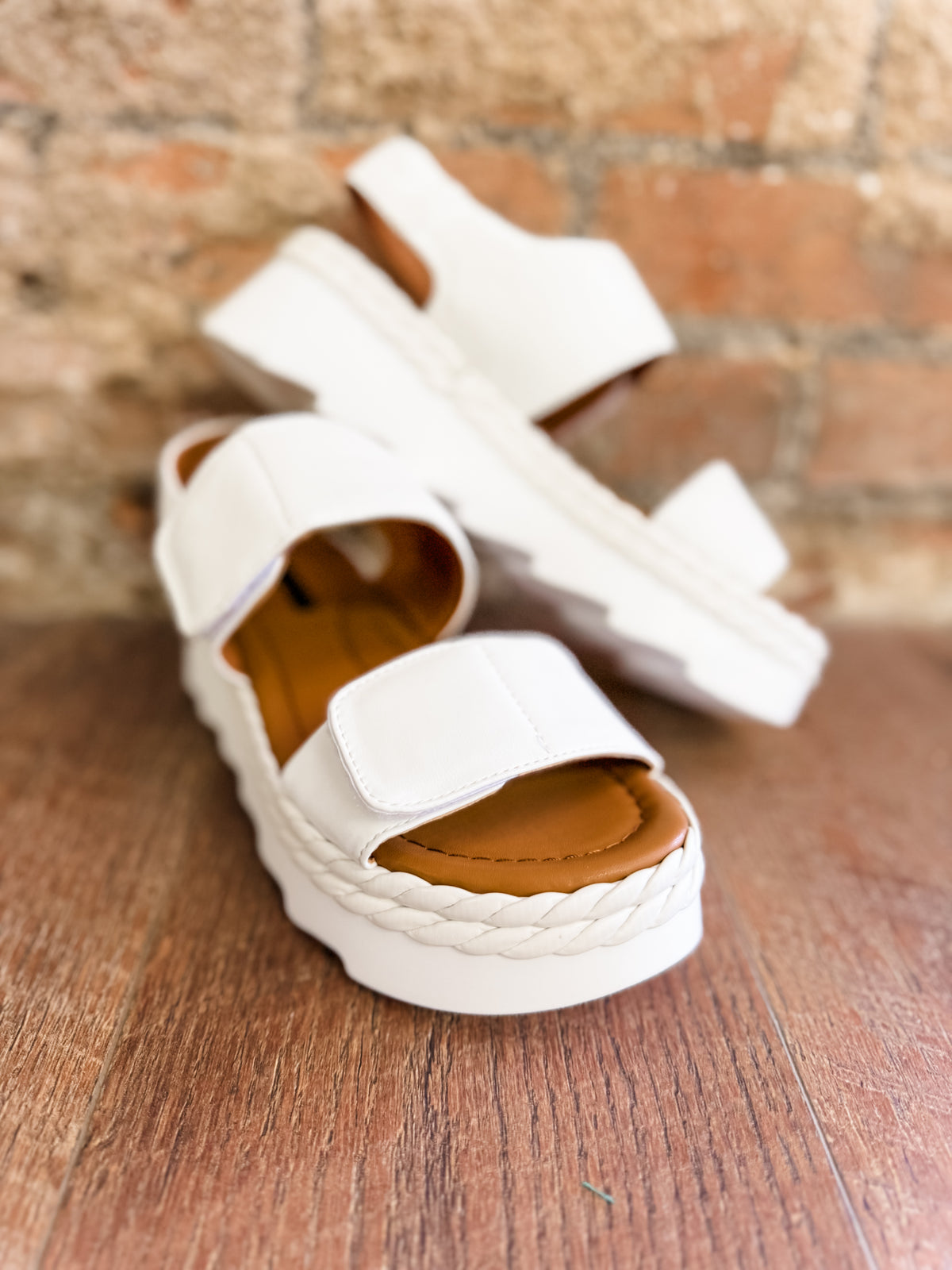 Vosa White Sandal