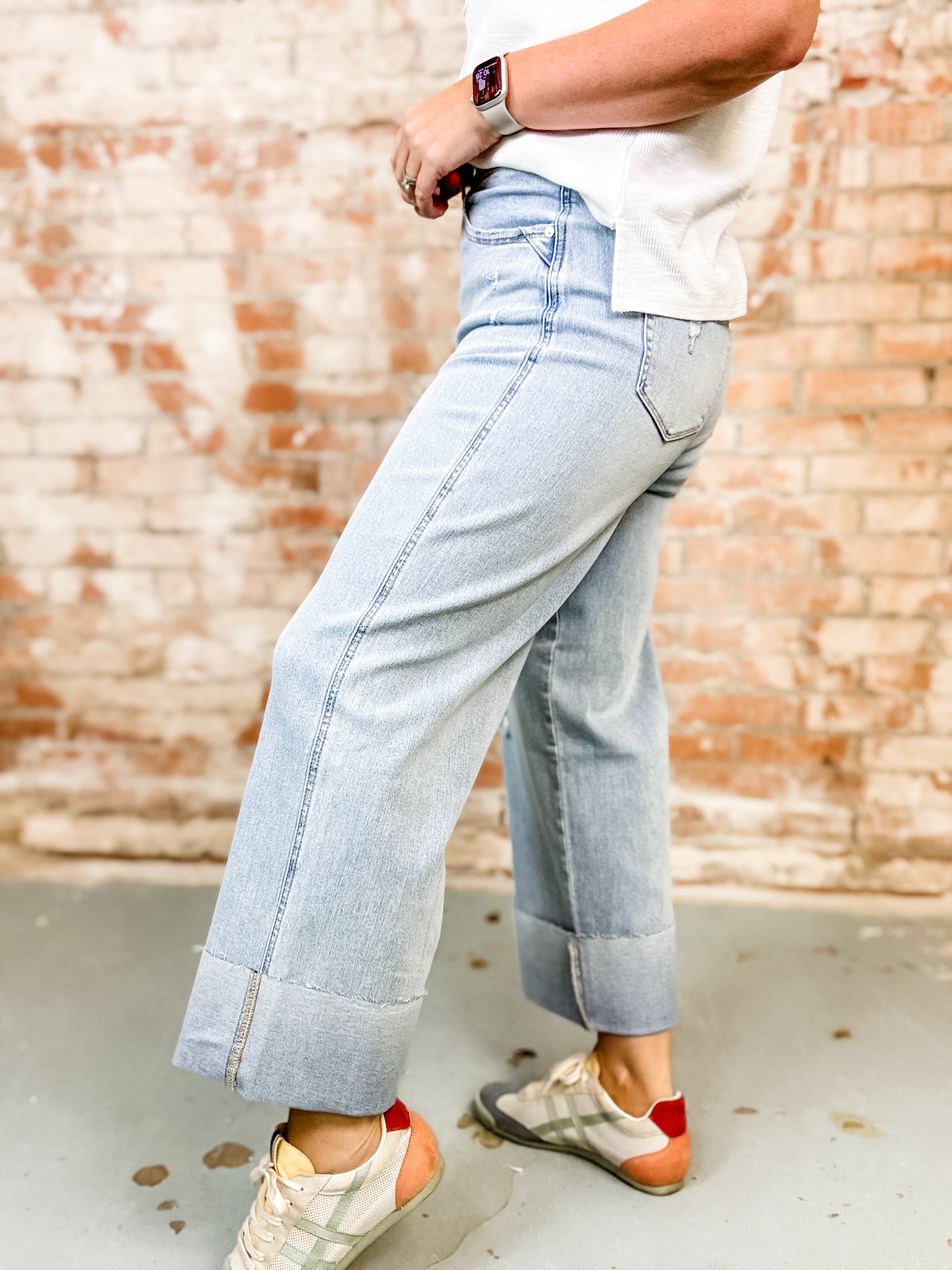 Caselton Cropped Wide Leg Jeans