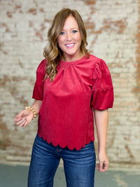 Noellia Scallop Detail Top