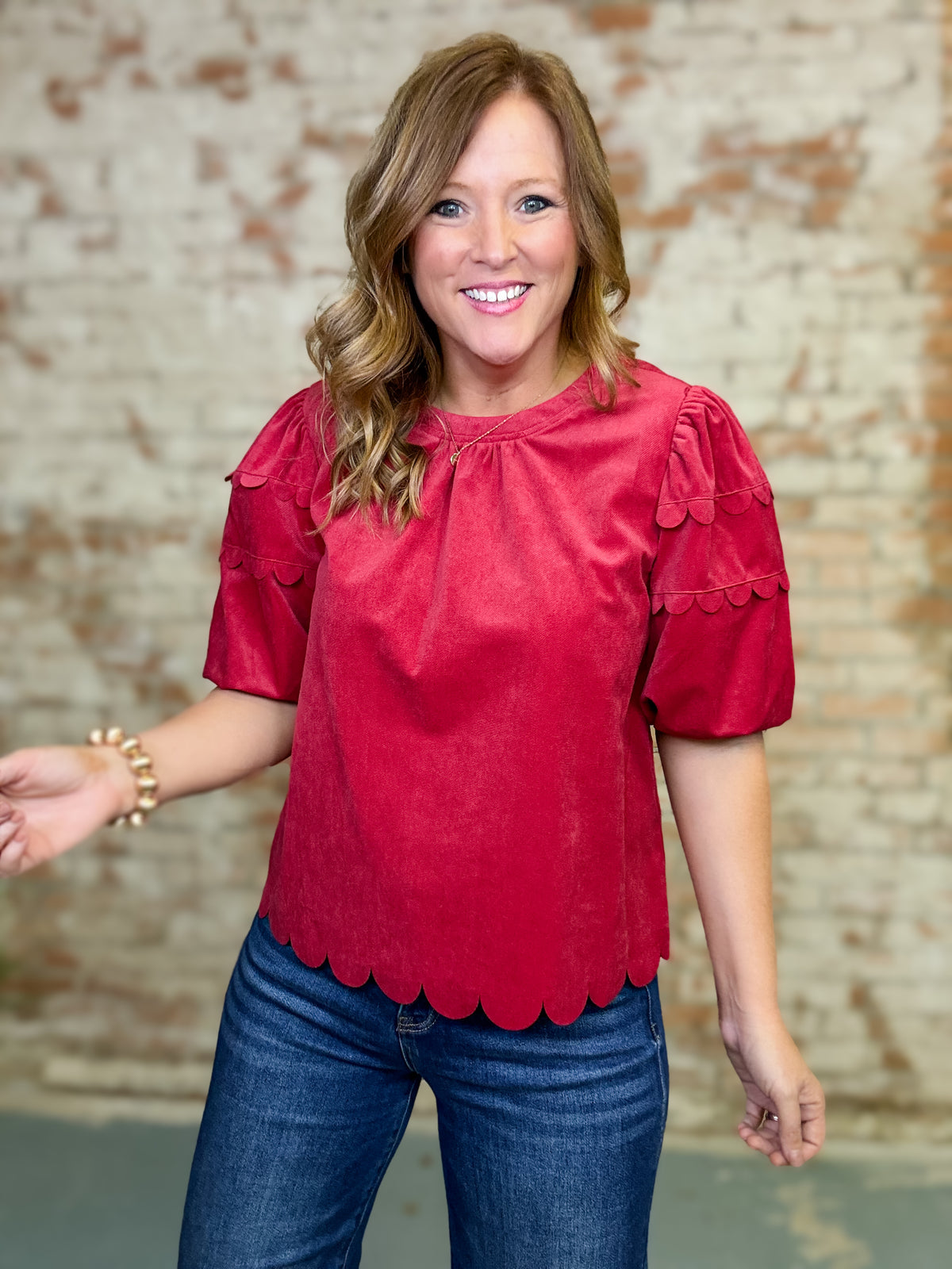 Noellia Scallop Detail Top