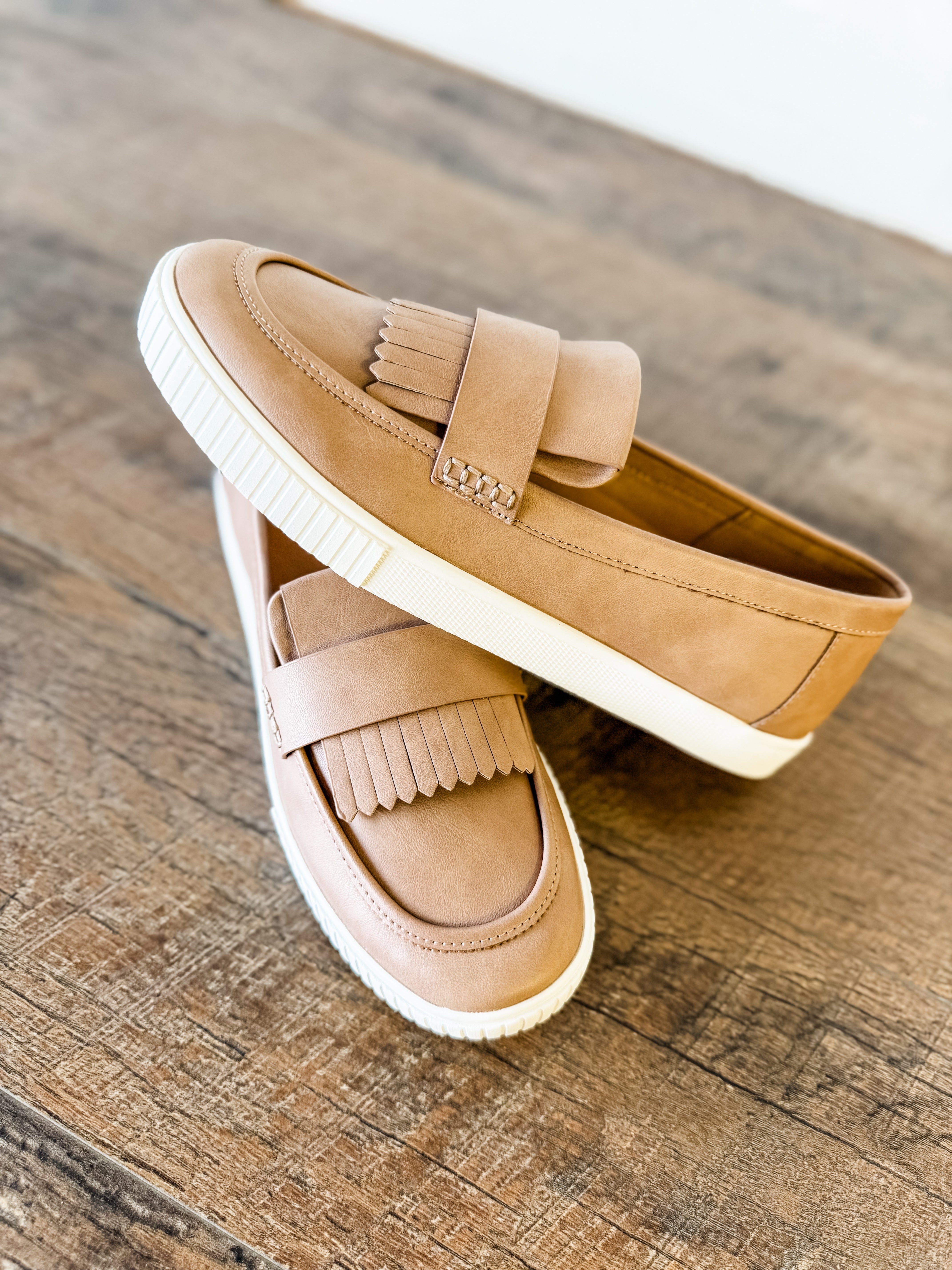 cansalopette by billie［ecru］ Bally Leory-Ric Ana Embroidered Slip-On Sneakers, Brand Size