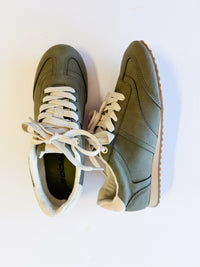 Yazzee Suede Sneakers