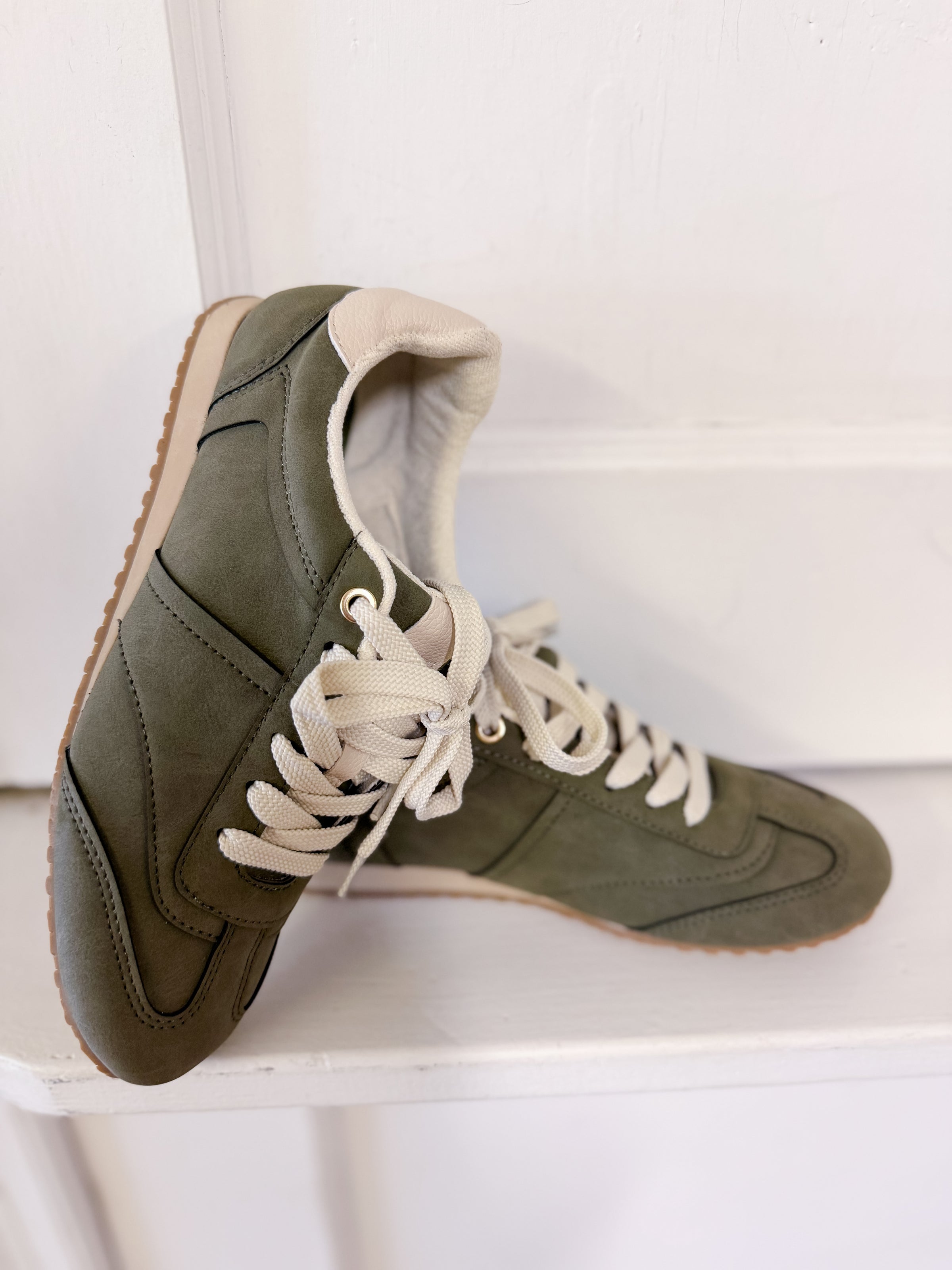 Yazzee Suede Sneakers