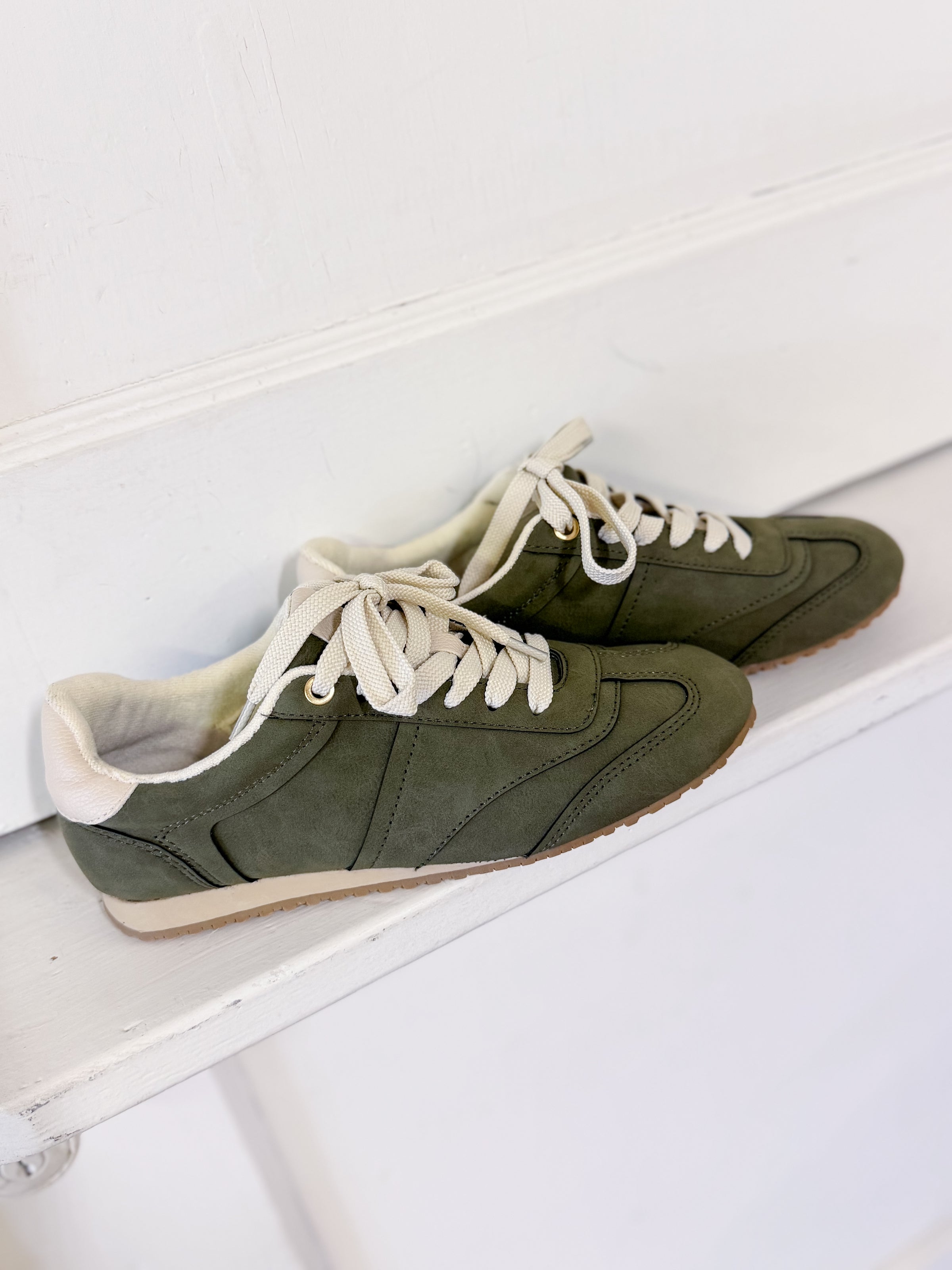 Yazzee Suede Sneakers