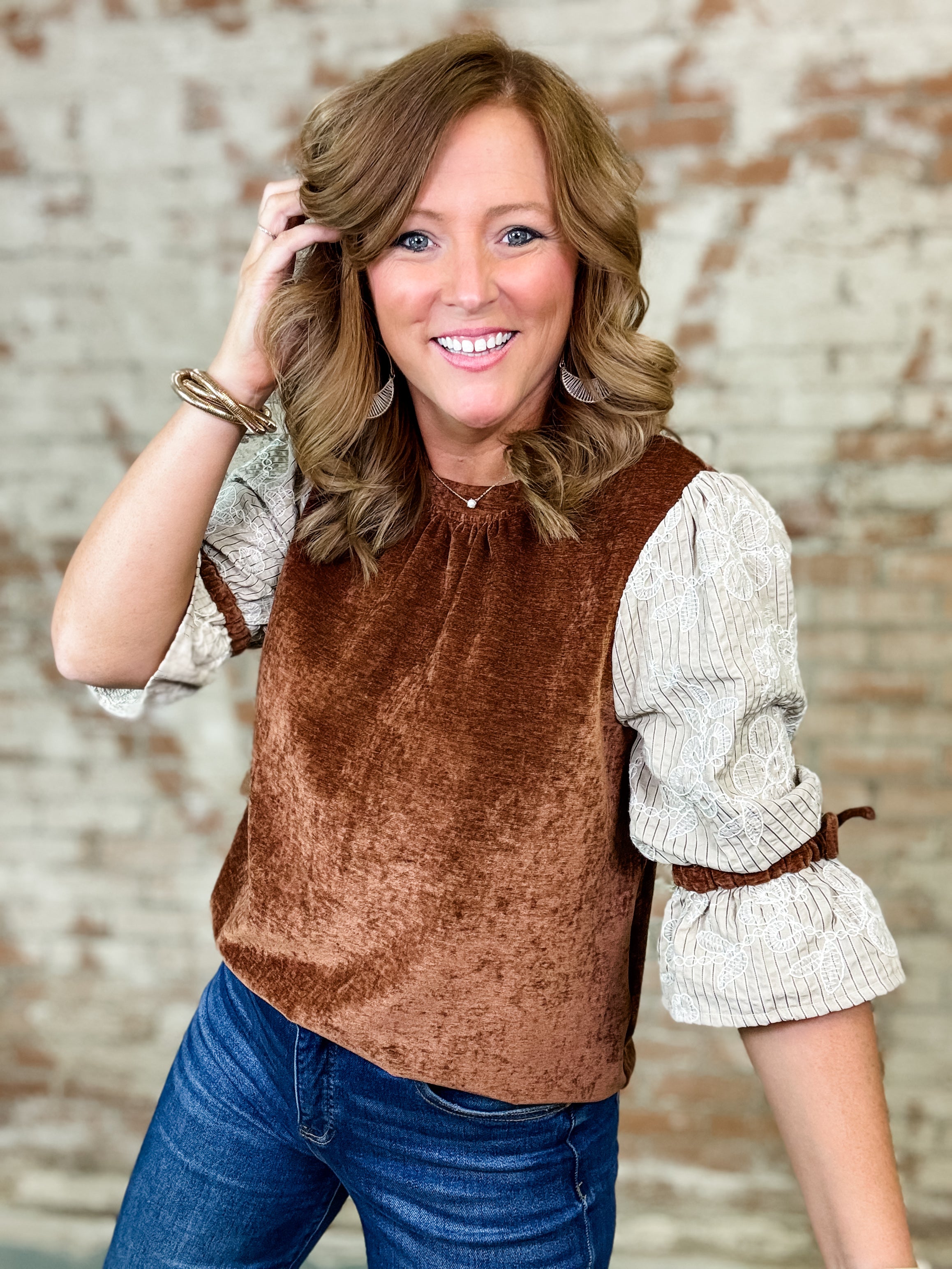 Noire Velvet Top
