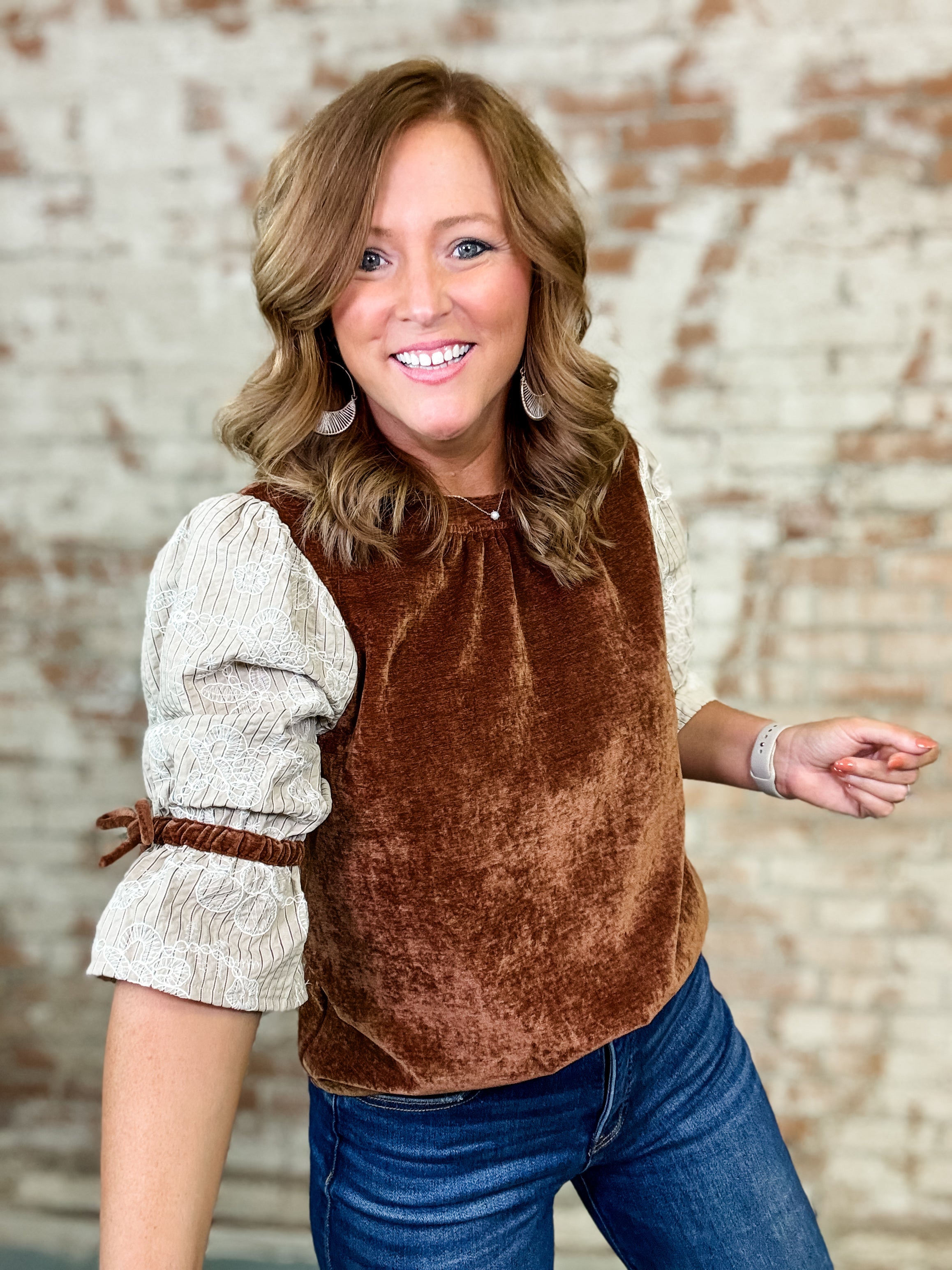 Noire Velvet Top