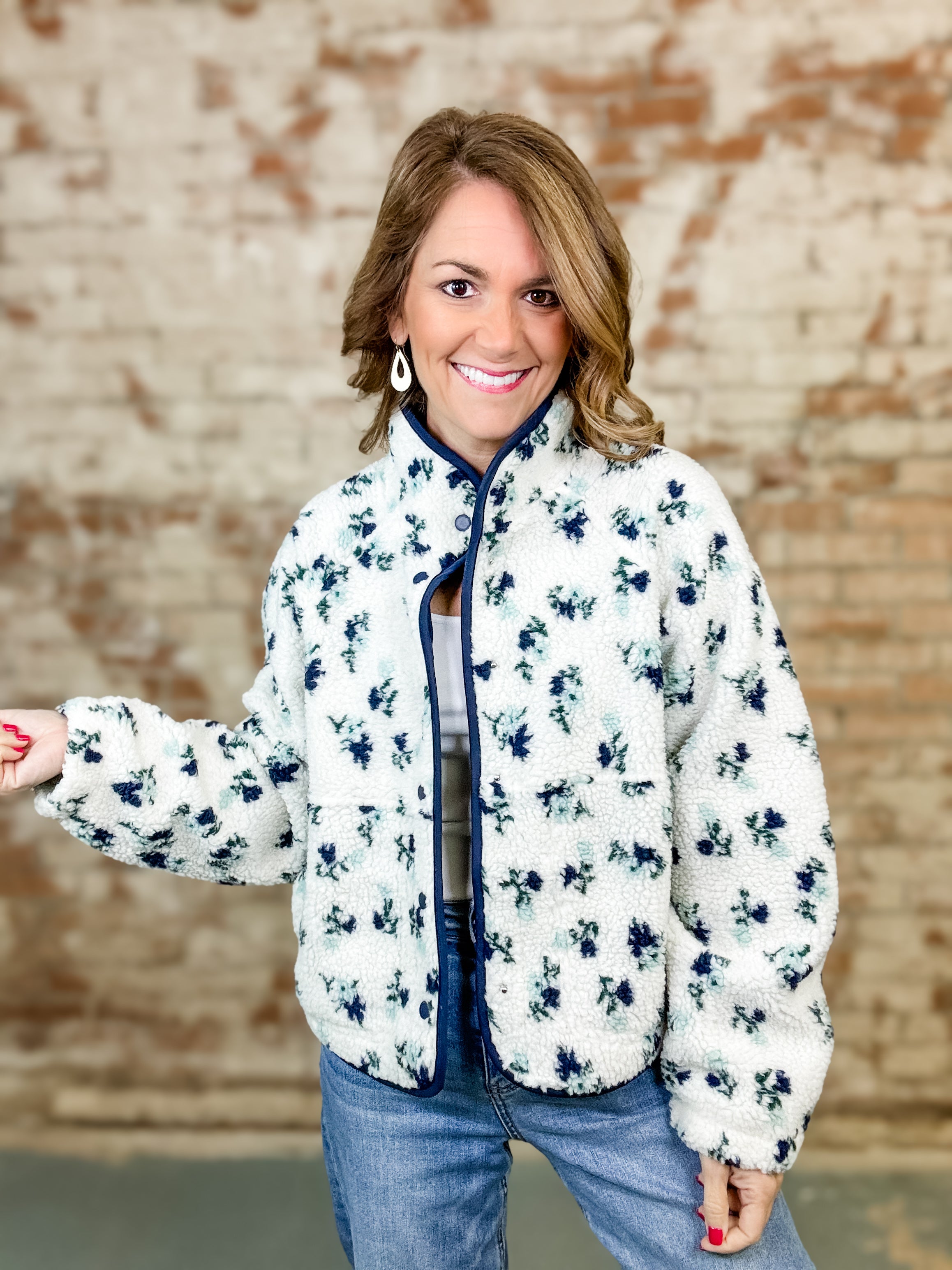 ELLIE フラワージャケット Delilah Fluffy Fleece Jacket - FINAL SALE – abeccagrace