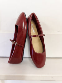 Kiana Burgundy Flats