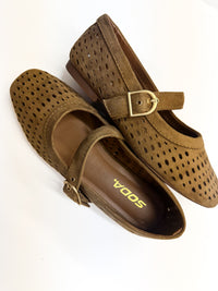 Sheila Tan Flat