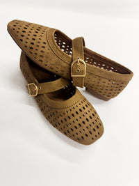 Sheila Tan Flat