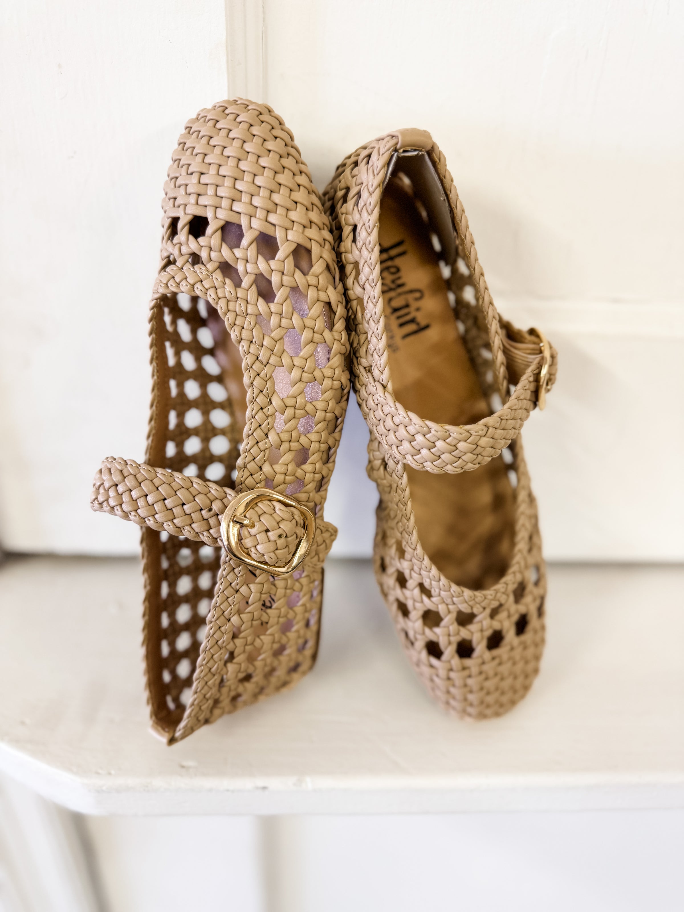 Lynn Woven Flat