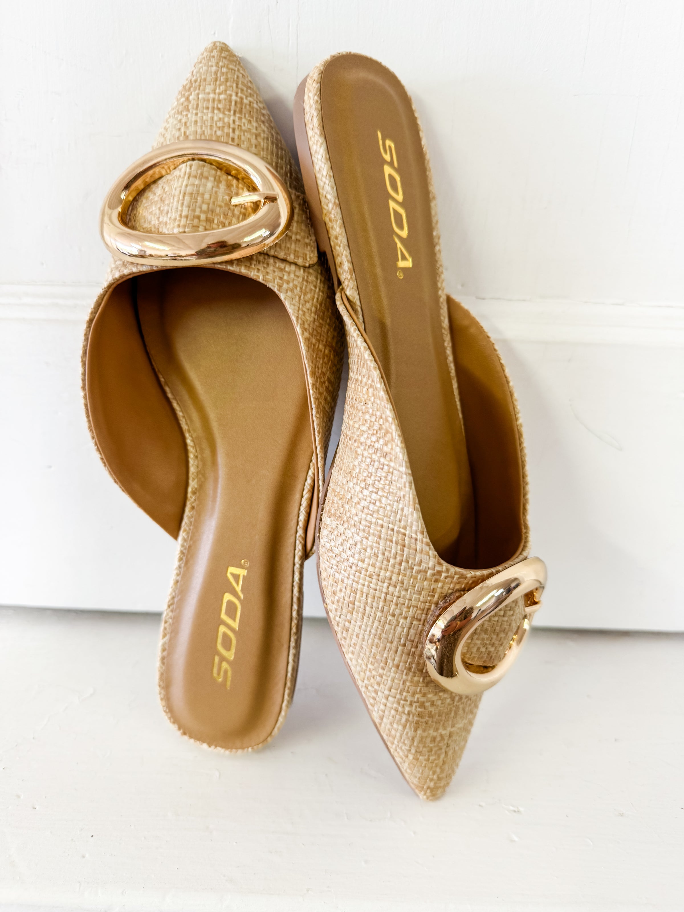 Justina Natural Flat