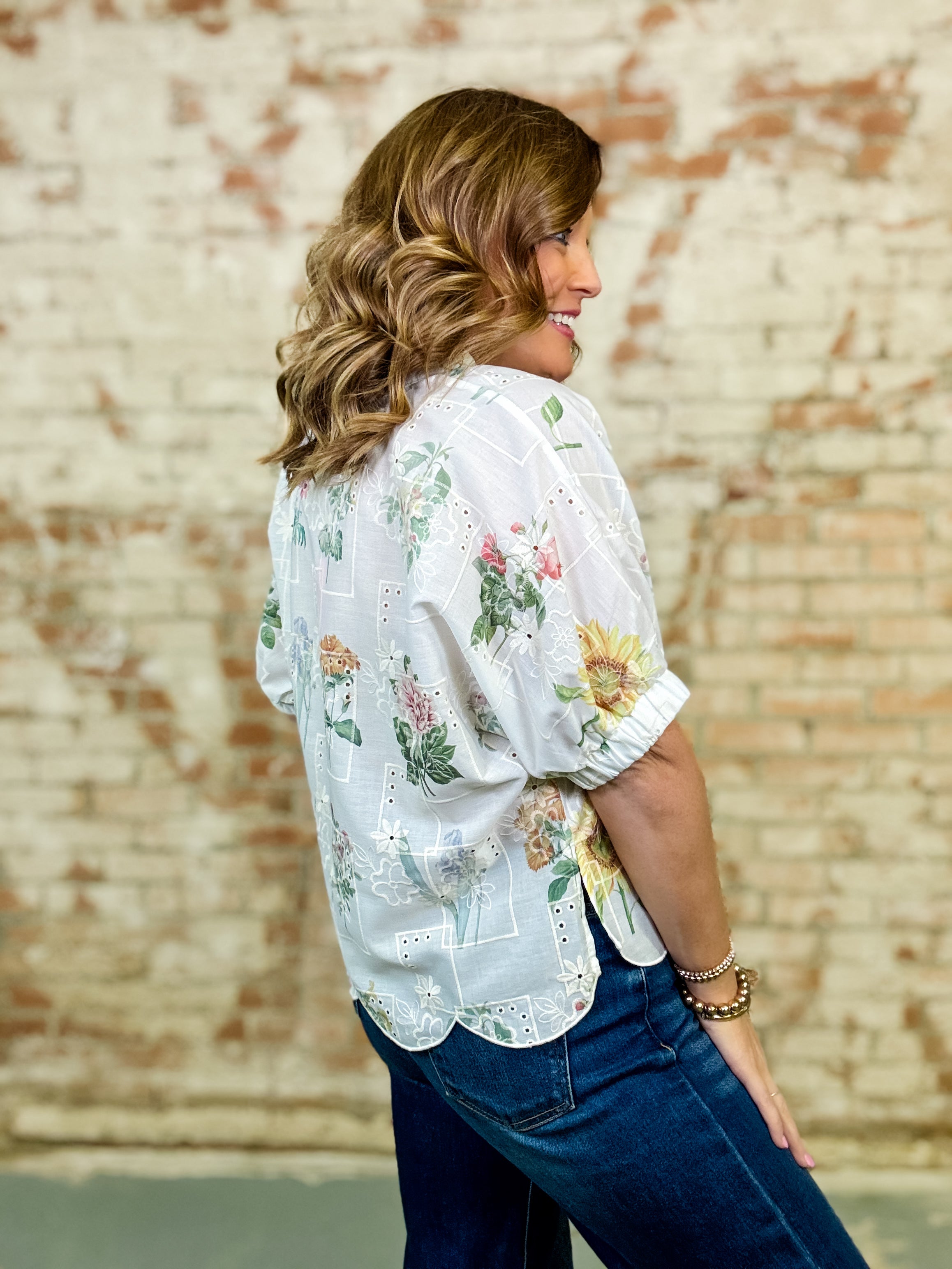 Viola Scallop Hem Top