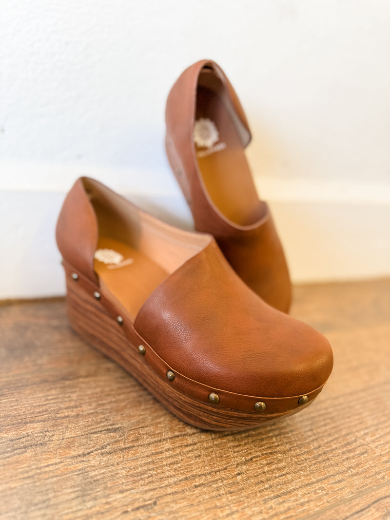 Yellowbox Tan Bidelia Wedge Clog