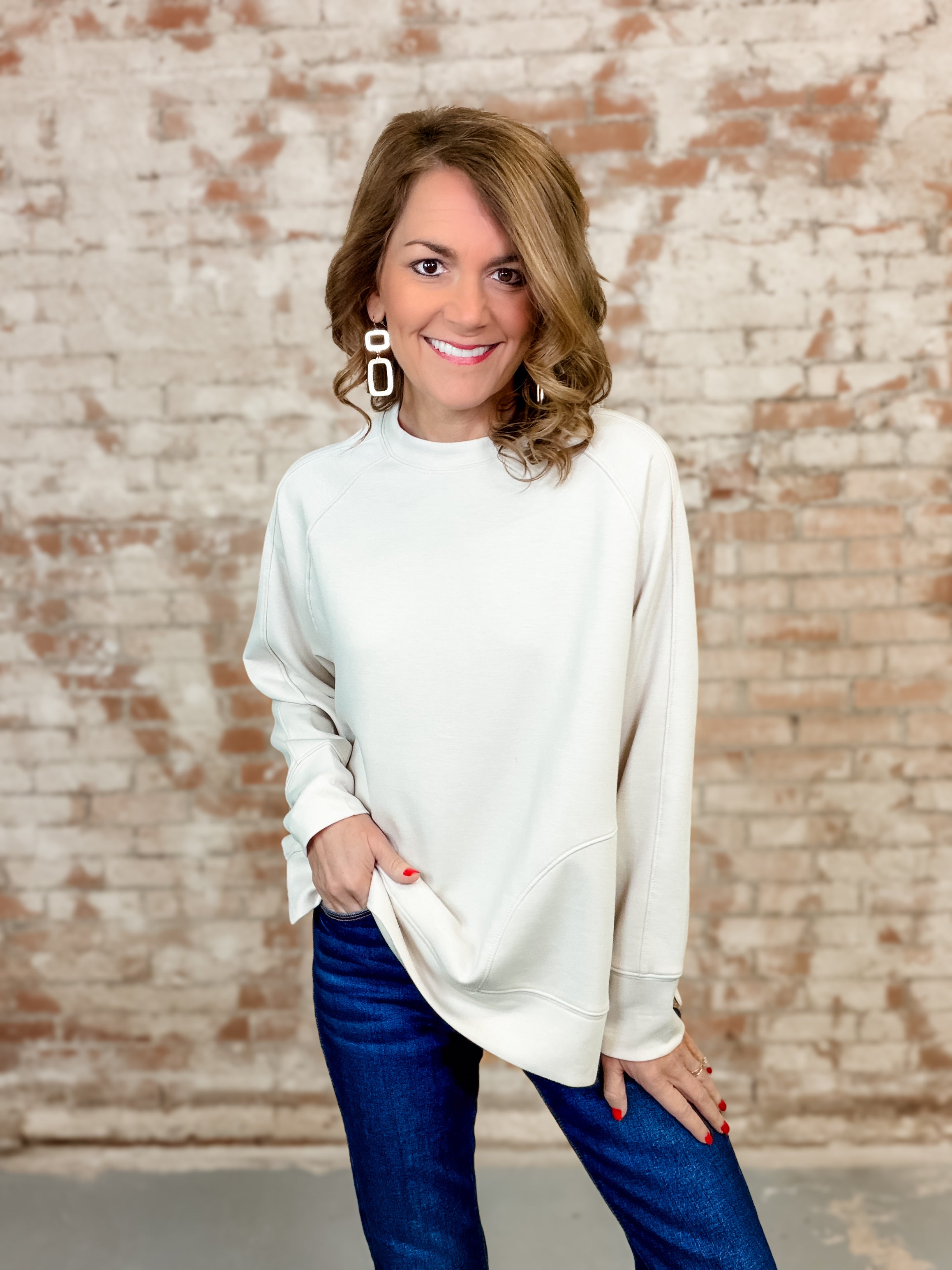 Elowyn Round Neck Pullover