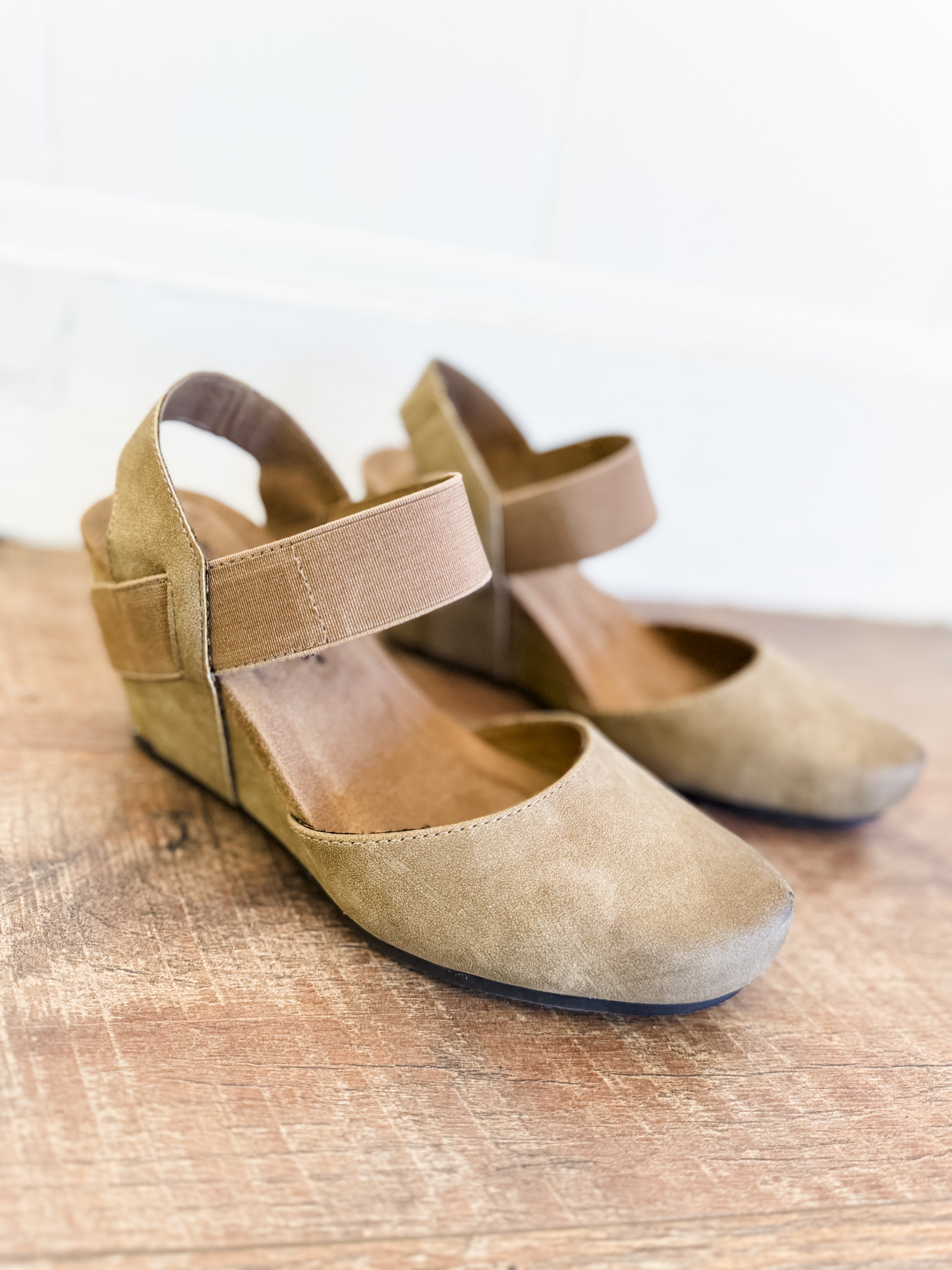 Dash Taupe Closed Toe Wedge abeccagrace