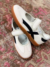 Lorenzia Velcro Sneakers