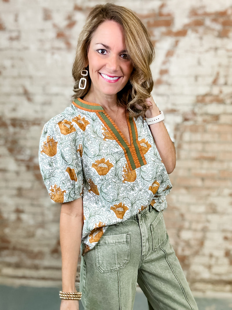 Vee Abstract Top