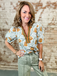 Vee Abstract Top