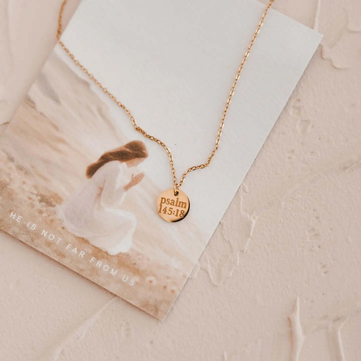 Dear Heart Near Disc Necklace