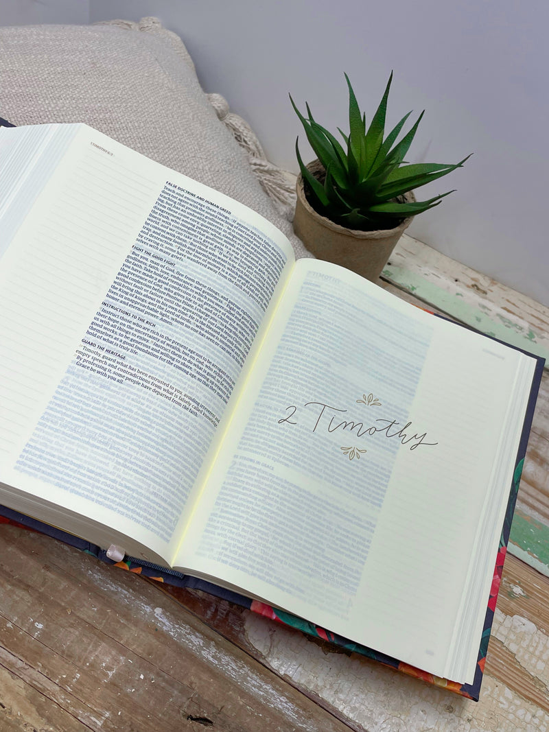 CSB Notetaking Bible | Dahlia Theme