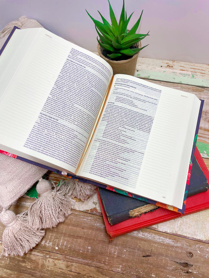 CSB Notetaking Bible | Dahlia Theme