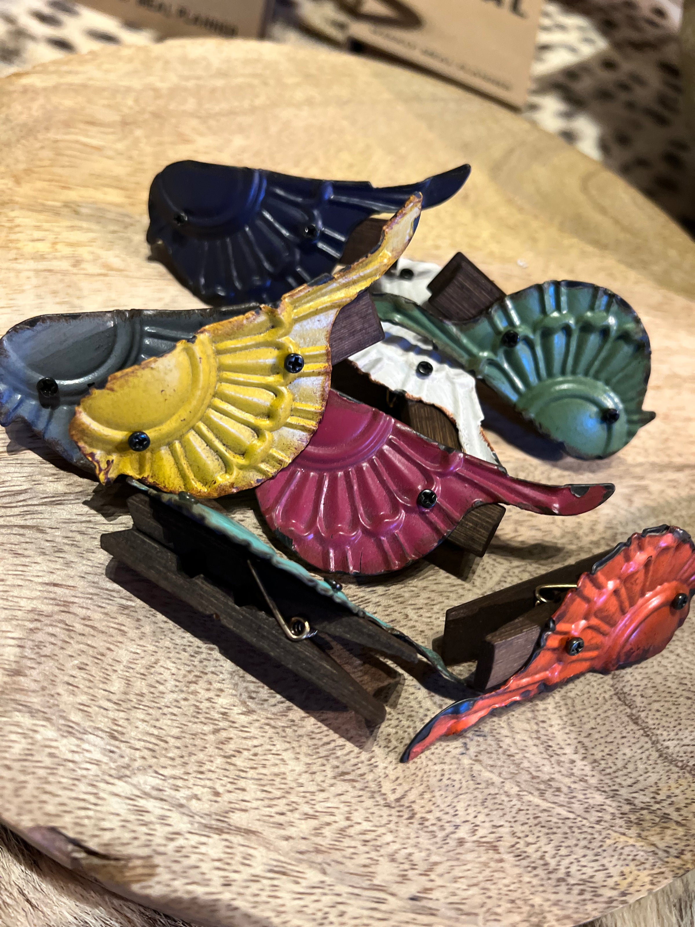 Embossed Metal Bird Clip